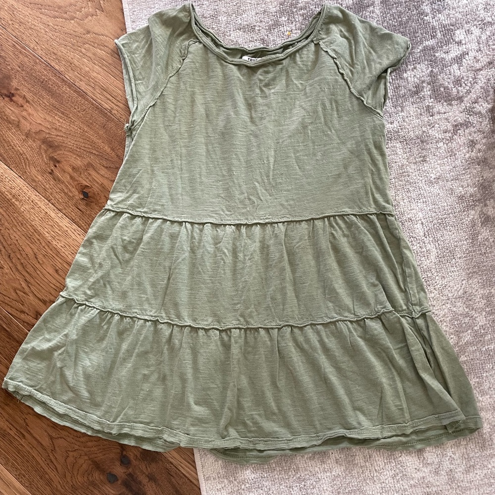 Green distressed t shirt